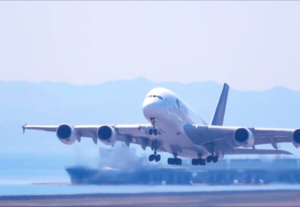 airline-plane-flights-take-off-at-the-airport-2022-11-14-08-41-16-utc